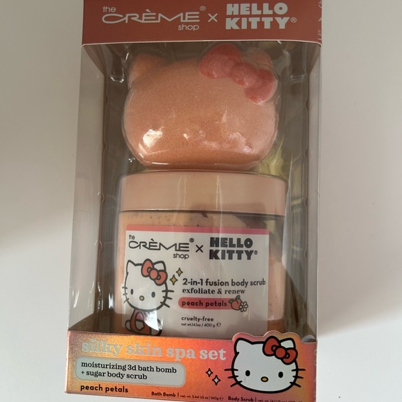 The Crème Hello Kitty Bath Bomb and Sugar Scrub Gift Set - Picture 6 of 6